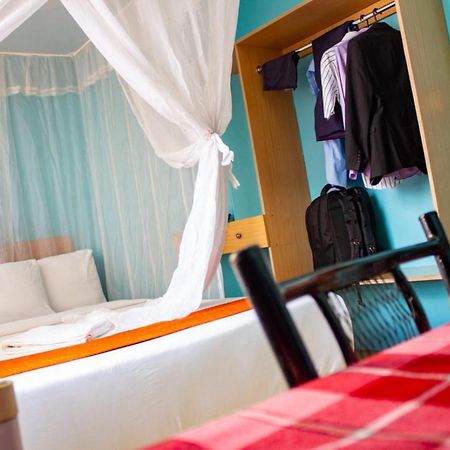 Bed and Breakfast La Jardine Найроби Экстерьер фото