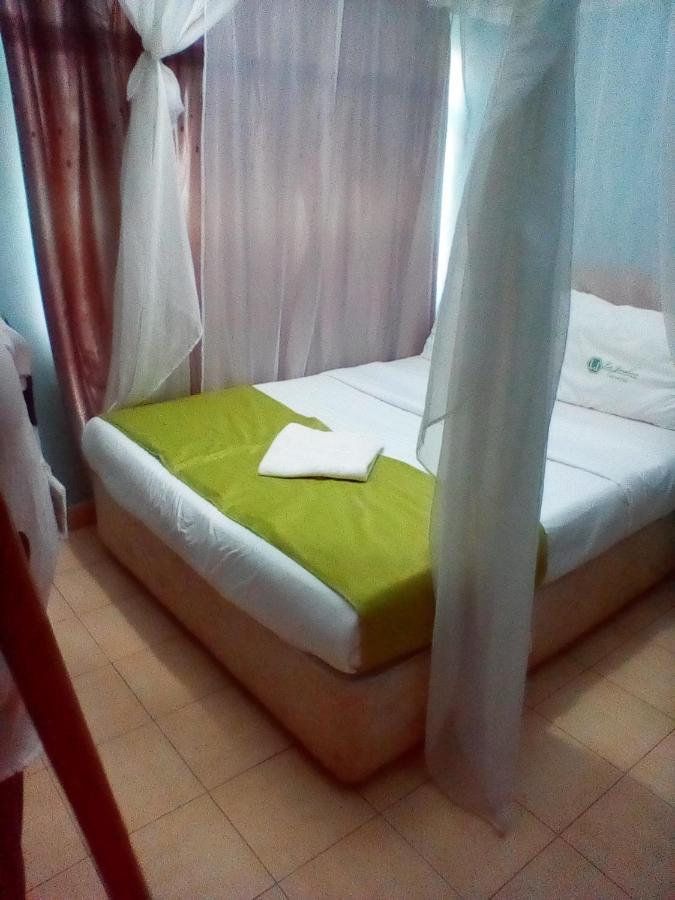 Bed and Breakfast La Jardine Найроби Экстерьер фото