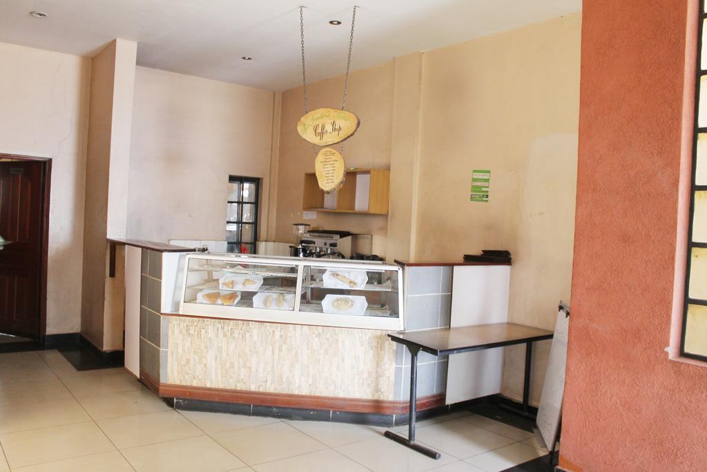 Bed and Breakfast La Jardine Найроби Экстерьер фото