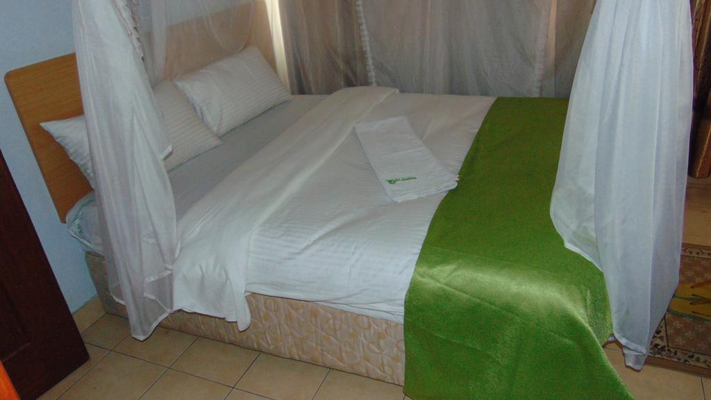 Bed and Breakfast La Jardine Найроби Экстерьер фото