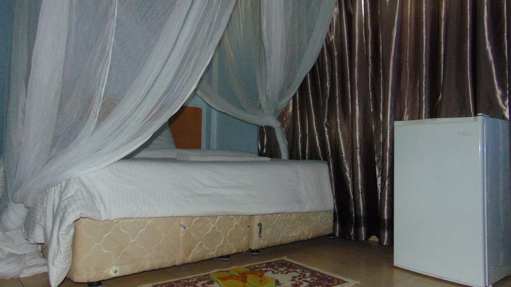 Bed and Breakfast La Jardine Найроби Экстерьер фото