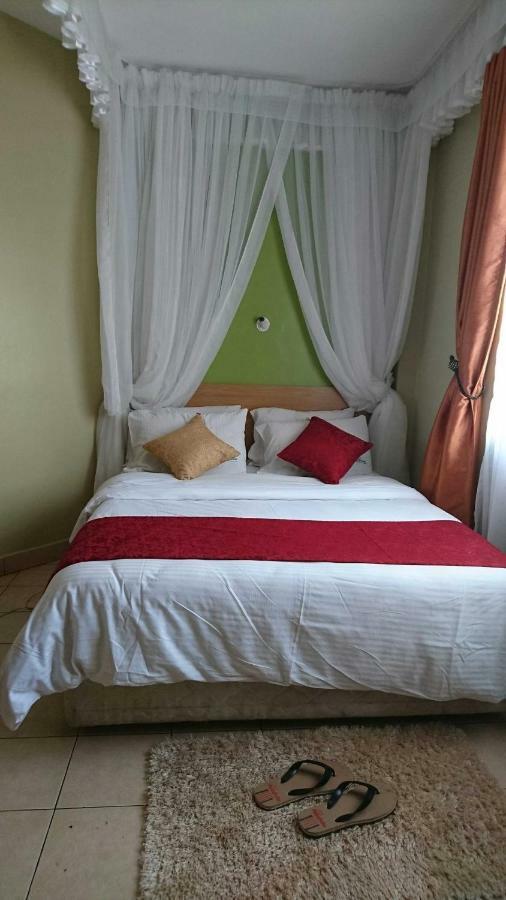 Bed and Breakfast La Jardine Найроби Экстерьер фото